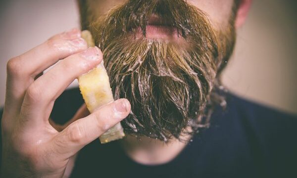 Cuidado de barba masculina