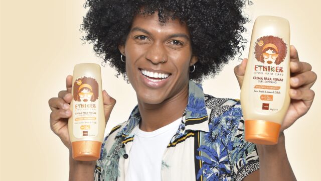 Hidratación para cabello afro masculino